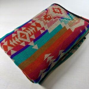 Native American Blanket Style, Reversible Fits King Or Queen Size Bed 72”x80”